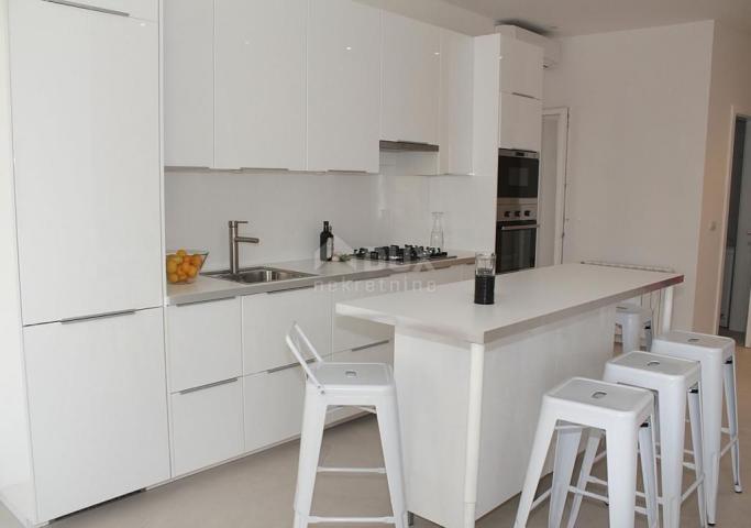 ISTRIA, PULA - Superbly furnished apartment in a prime location