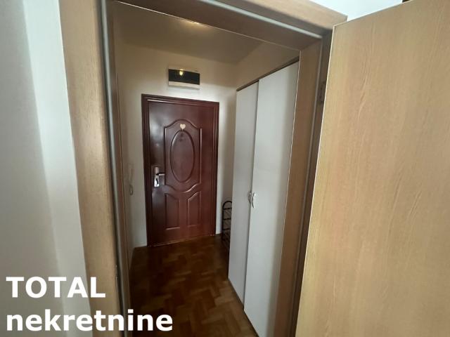 0. 5 Garsonjera NOVI SAD, 78500€