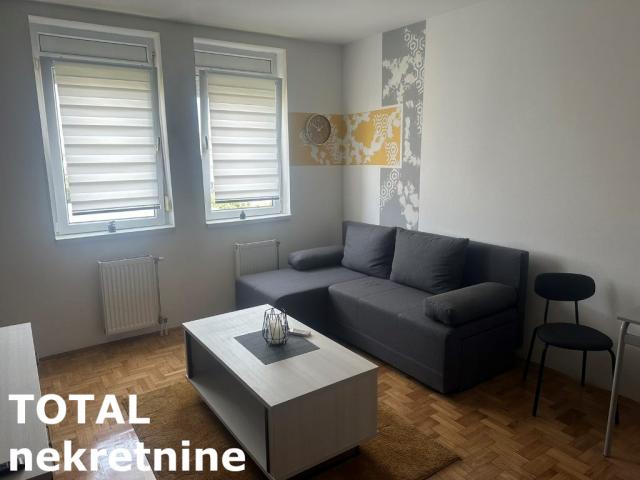 0. 5 Garsonjera NOVI SAD, 78500€