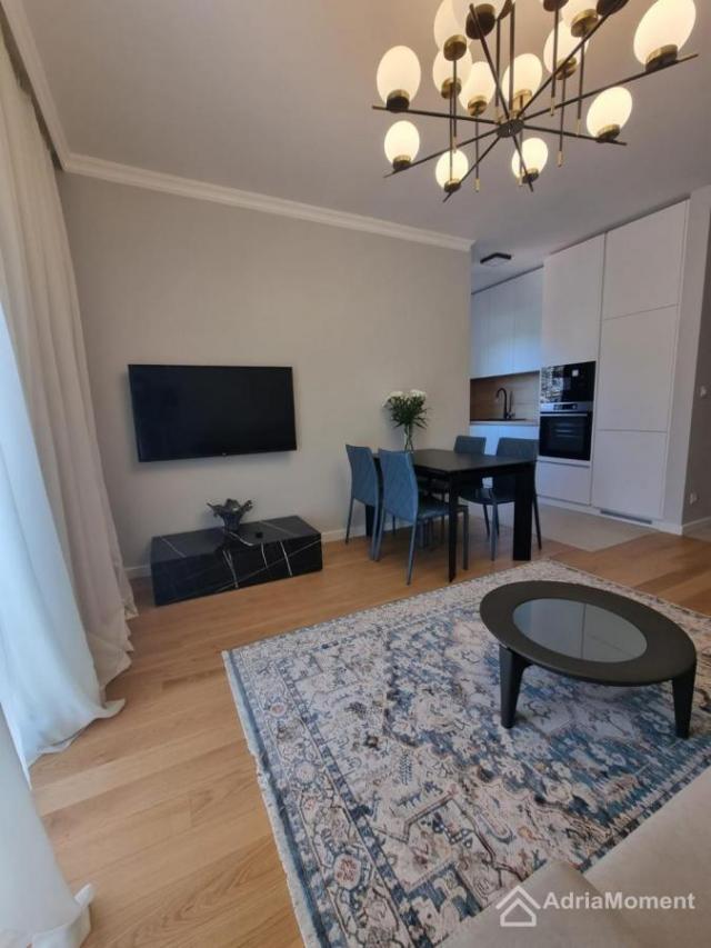 1-soban apartman u Allure hotelu - Budva crntar