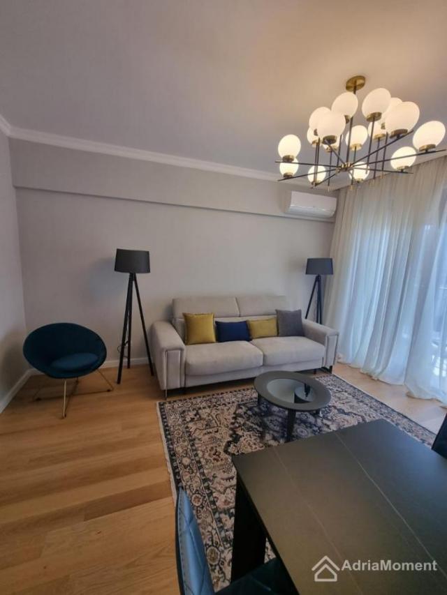 1-soban apartman u Allure hotelu - Budva crntar