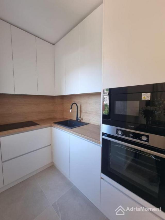 1-soban apartman u Allure hotelu - Budva crntar