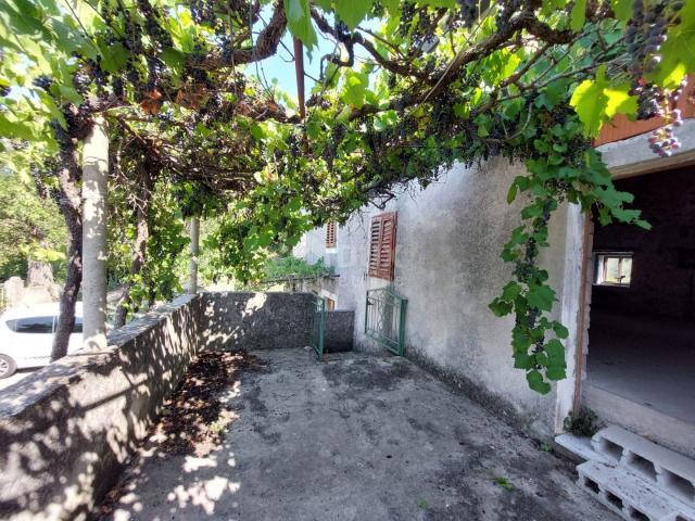 ISTRIEN, LABIN - Steinhaus in der Renovierungsphase mit Meerblick