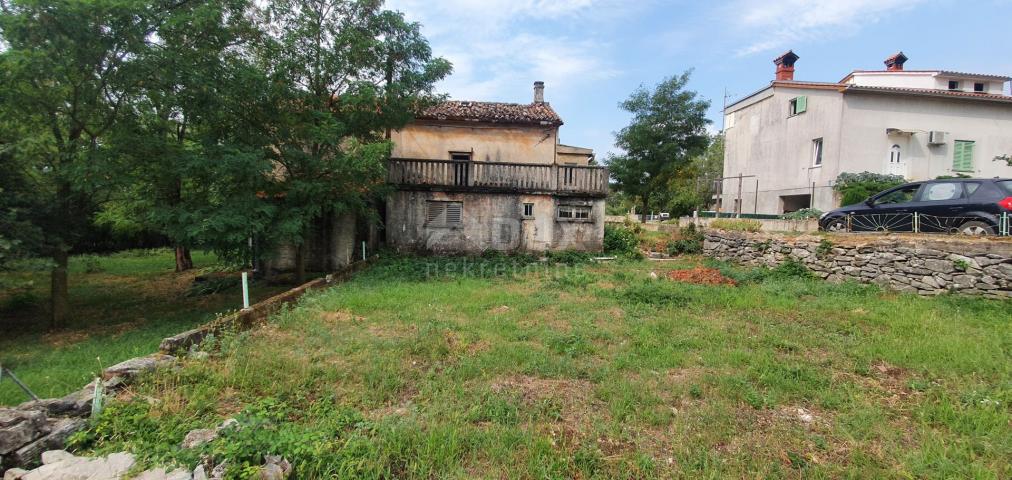 ISTRIEN, LABIN - Steinhaus mit vorläufigem Renovierungsprojekt