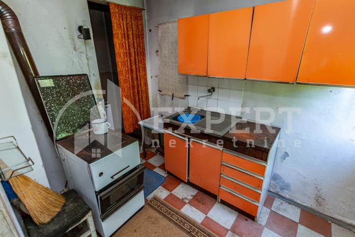 Kuća na Paliluli, 220 m2 na 8 ari placa