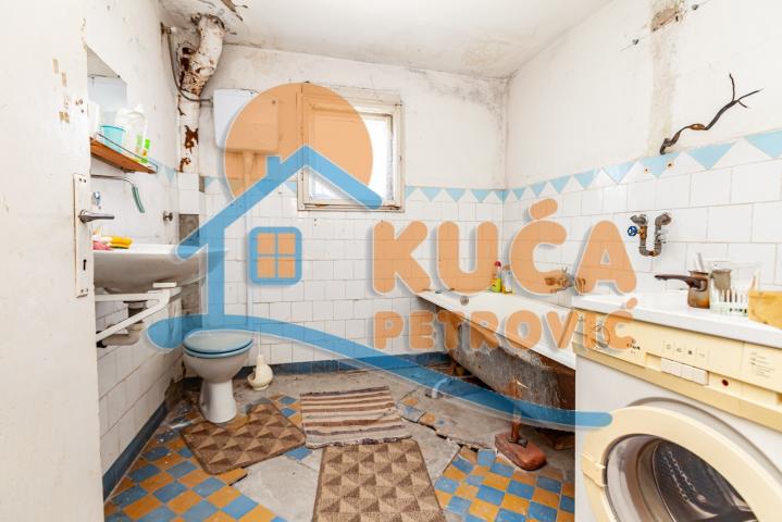 Kuća na Paliluli, 220 m2 na 8 ari placa