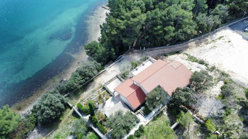 ZADAR, POSEDARJE - Schönes Reihenhaus, 1. Reihe zum Meer