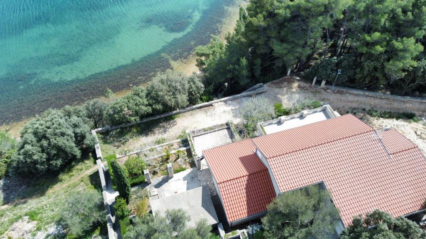 ZADAR, POSEDARJE - Schönes Reihenhaus, 1. Reihe zum Meer