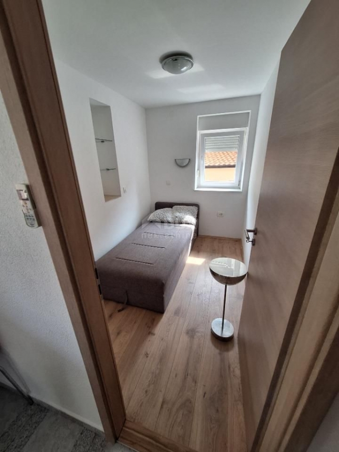 RIJEKA, BULEVARD - 3BR+DB-Wohnung zur Investition mit Meerblick