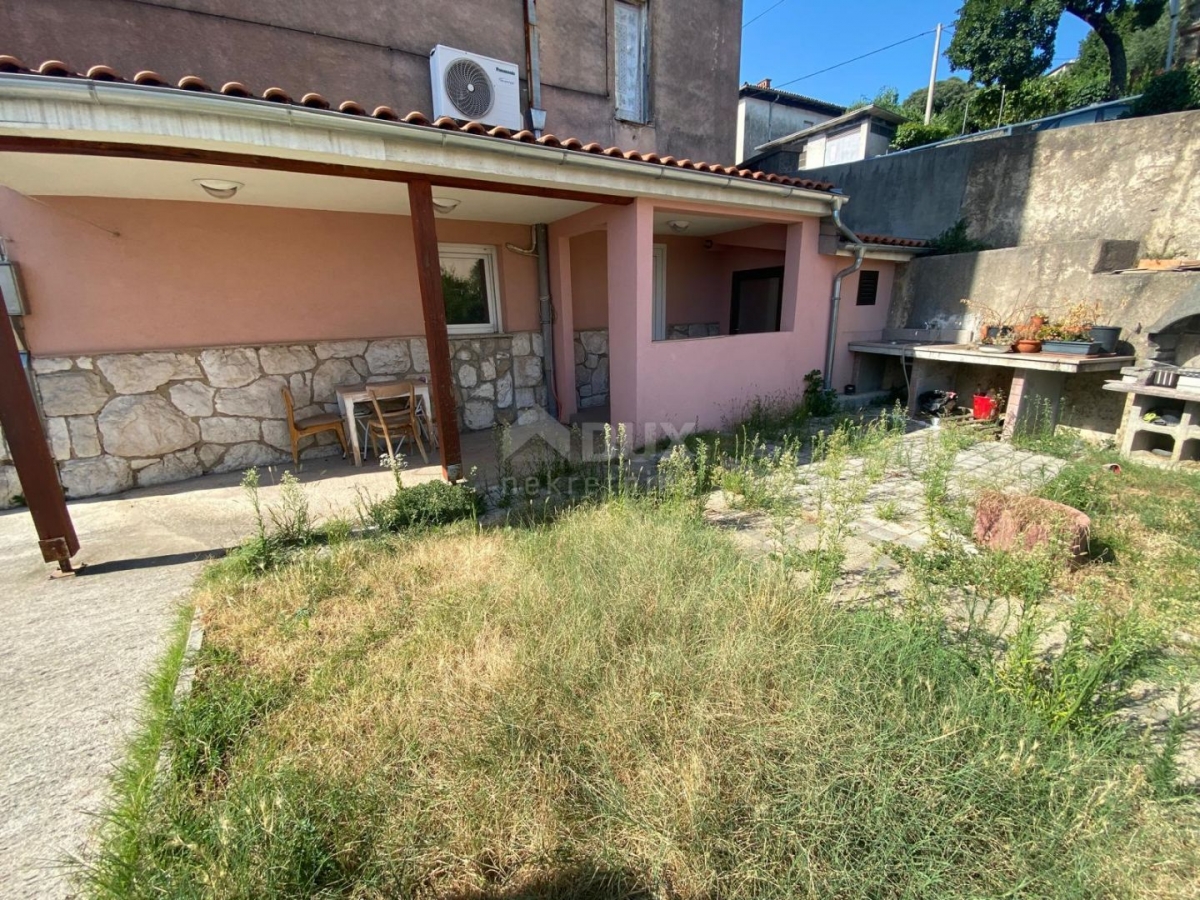 RIJEKA, BULEVARD - 3BR+DB-Wohnung zur Investition mit Meerblick