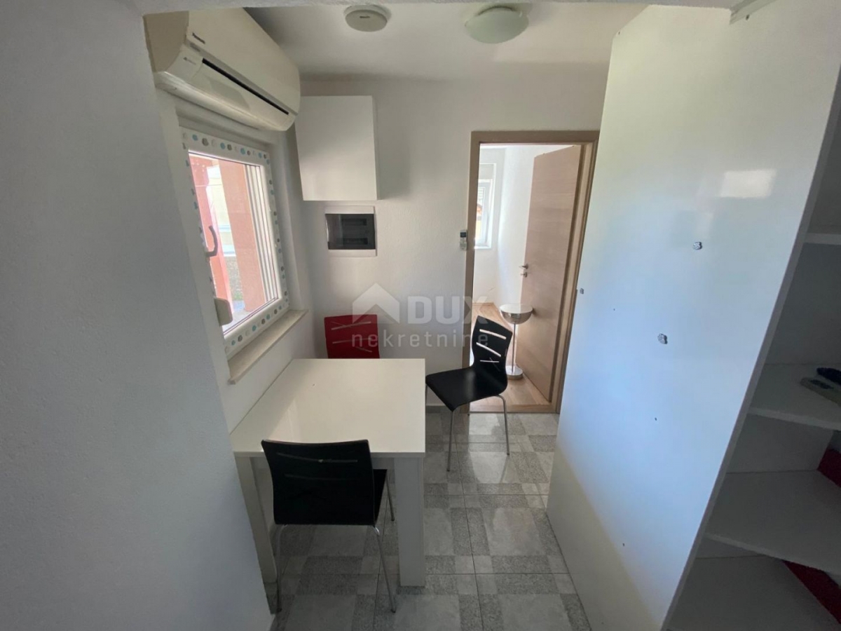 RIJEKA, BULEVARD - 3BR+DB-Wohnung zur Investition mit Meerblick