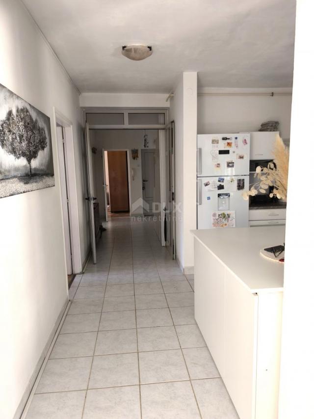 ISTRIEN, PULA - 3BR+DB-Wohnung in Šijana 96 m2 - MEERBLICK!!