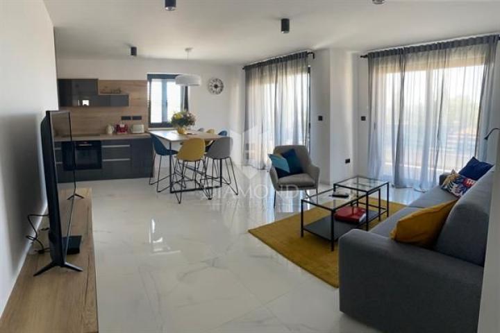 Punat, otok Krk, predivan apartman s bazenom