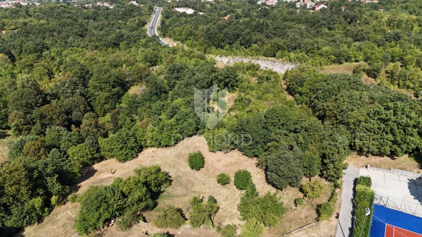 Viškovo, Bauland im Herzen der Natur