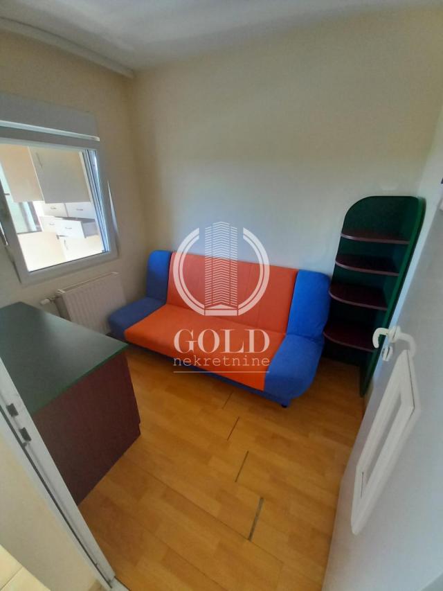 IZDAVANJE Stan: NOVI SAD-Petrovaradin-Petrovaradin, , 62m2, 250 eur ID#7817