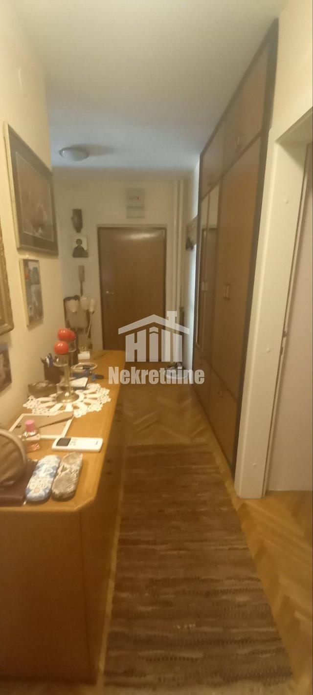 Banovo Brdo, Trebevićka, uknjižen renoviran 3. 0 stan ID#1403