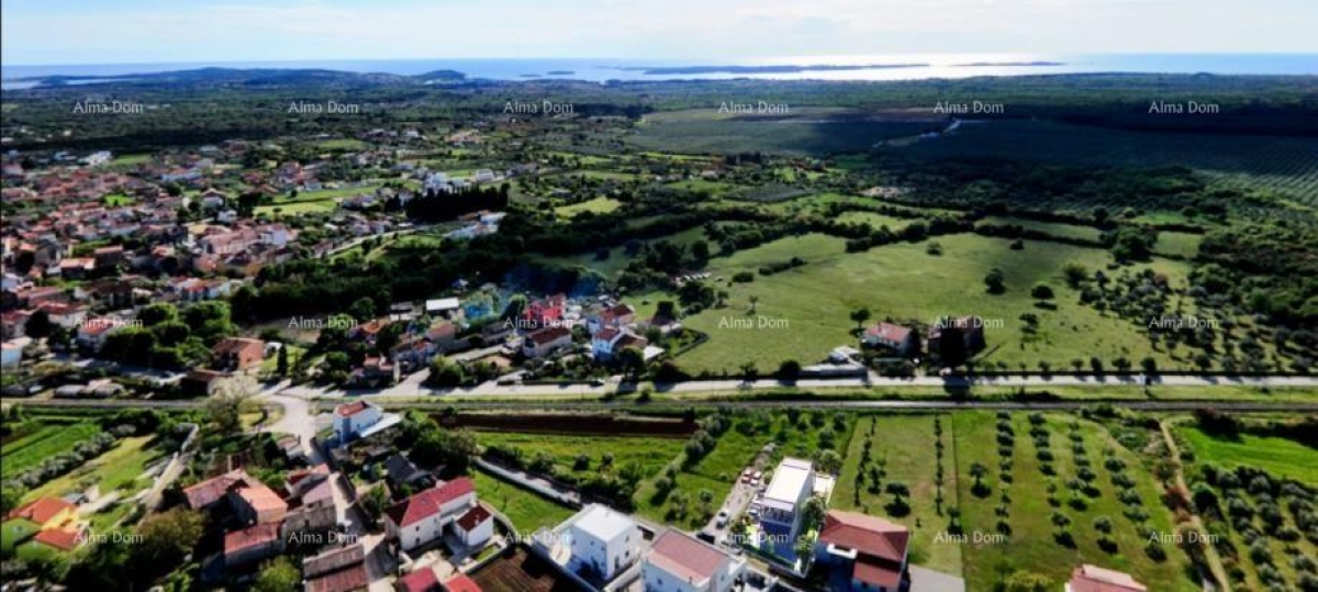 Kuća Prodajemo prekrasnu  duplex kuću sa bazenom i sa pogledom na more i Brijune, u Galižani