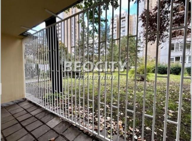 Novi Sad, Liman 3, Balzakova, 4. 0, 102m2, 800EUR