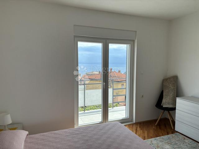 Opatija, centar, 74m2, balkon sa pogledom