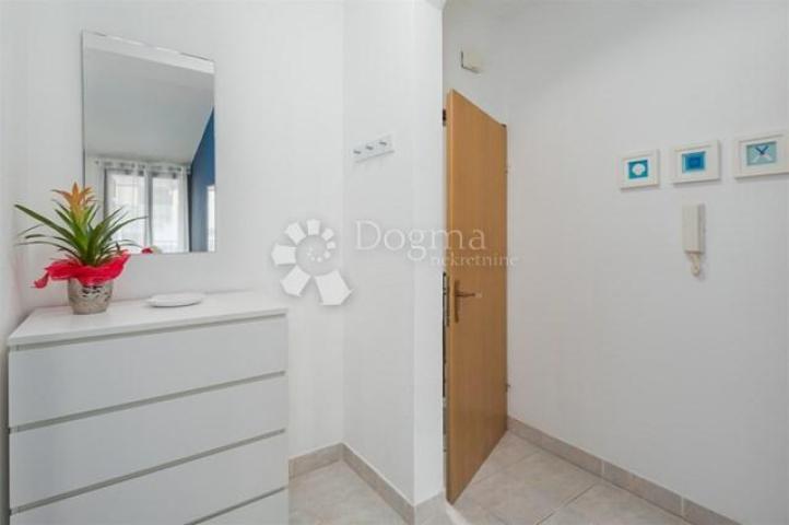 Šarmantan apartman u Vrsaru 40m2