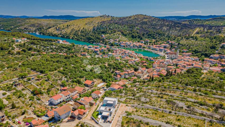 ZATON (ŠIBENIK)- POTPUNO OPREMLJENA LUKSUZNA VILLA 