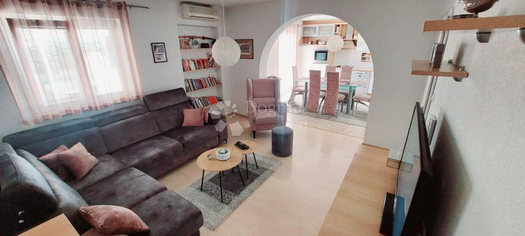 Flat Makarska, 95m2