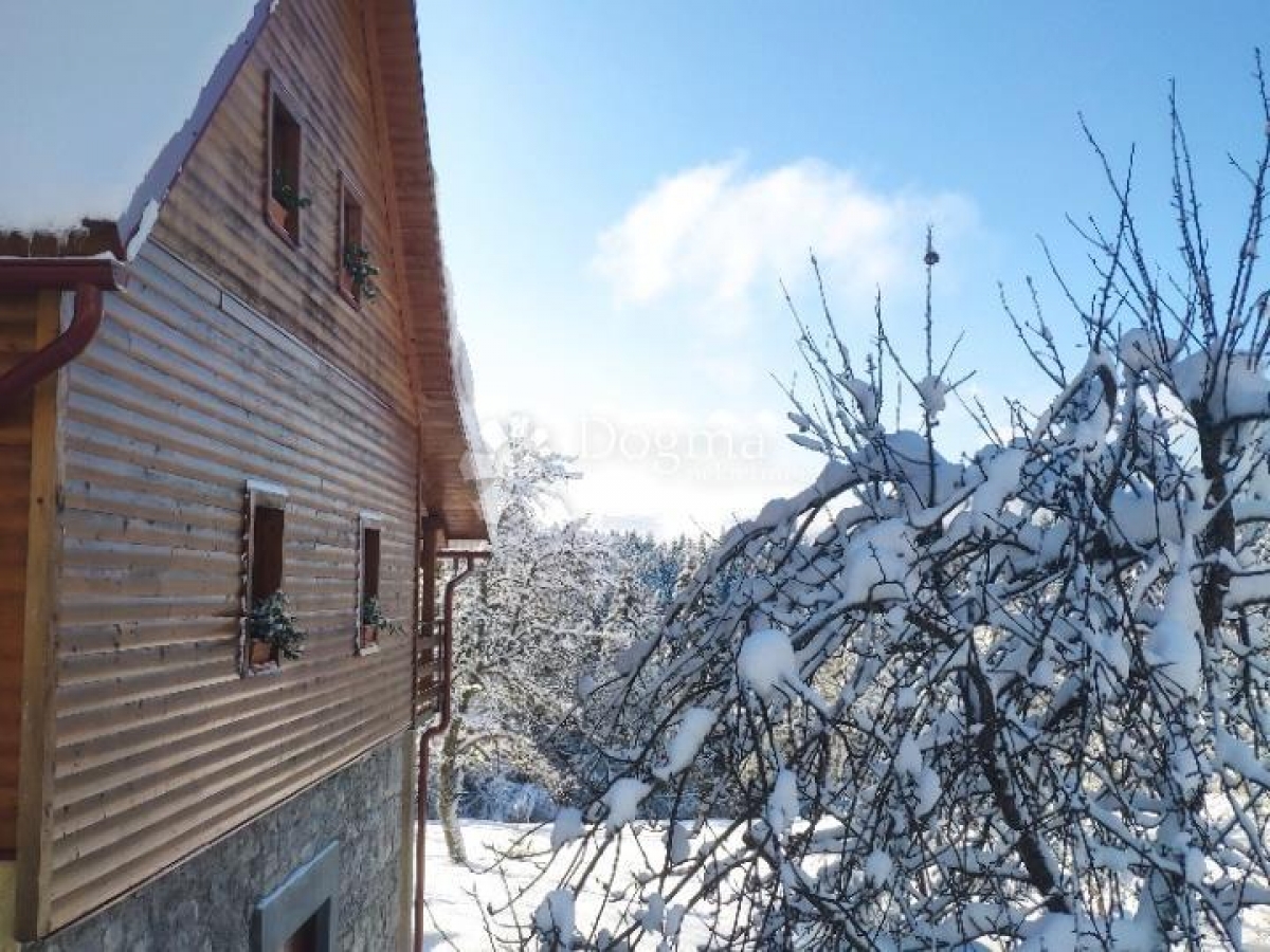 PREDIVNA KUĆA GORSKI KOTAR 260m2 NA OKUĆNICI OD 7000m2 