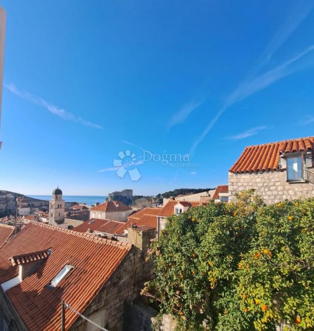 AUßERGEWÖHNLICHE GELEGENHEIT! WERDEN SIE EIGENTÜMER EINES HAUSES IN DER ALTSTADT VON DUBROVNIK