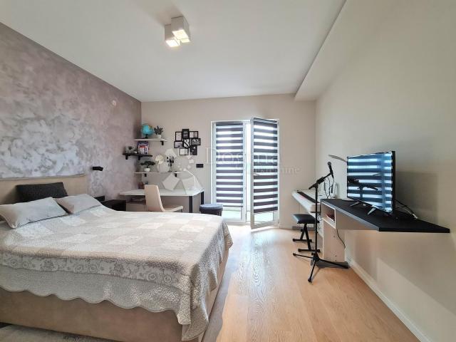 Flat Pehlin, Rijeka, 217m2