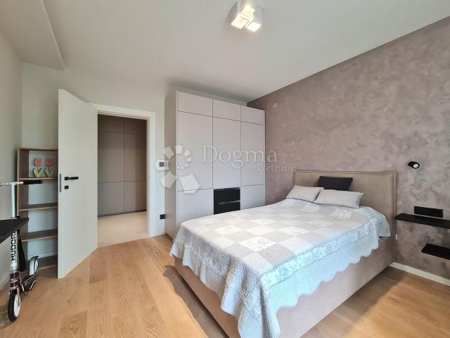 Flat Pehlin, Rijeka, 217m2