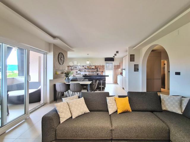 Flat Pehlin, Rijeka, 217m2