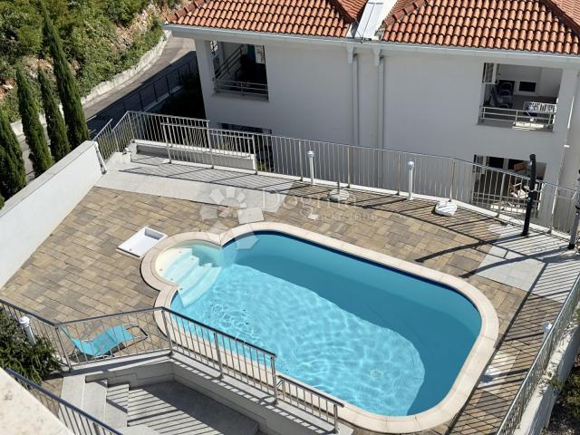 Penthouse sa panormaskim pogledom i bazenom Crikvenica 