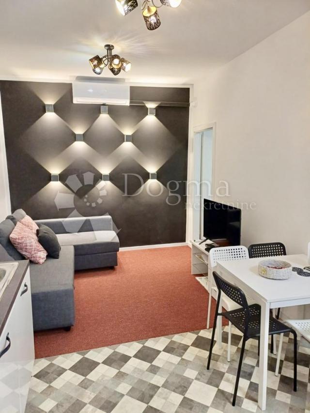 Flat Centar, Rijeka, 52m2