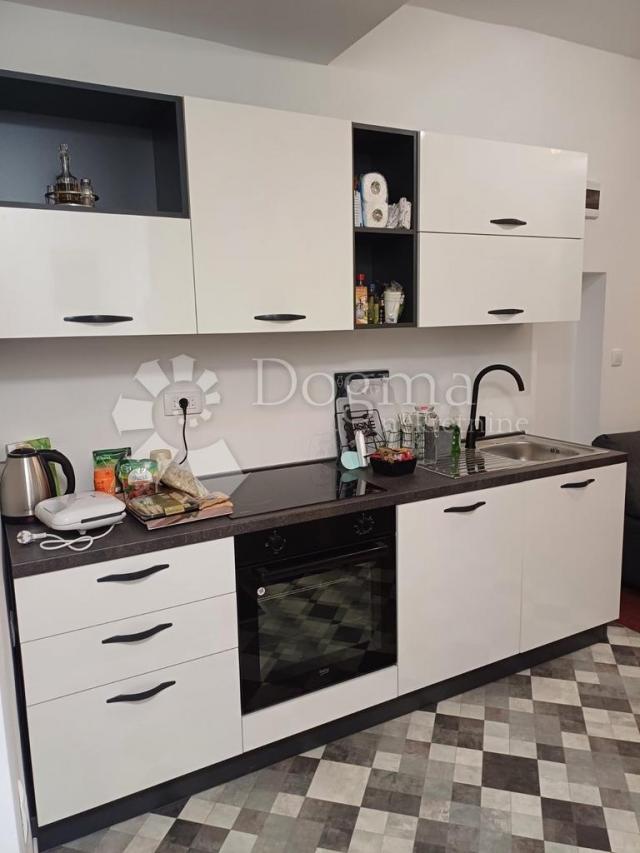 Flat Centar, Rijeka, 52m2