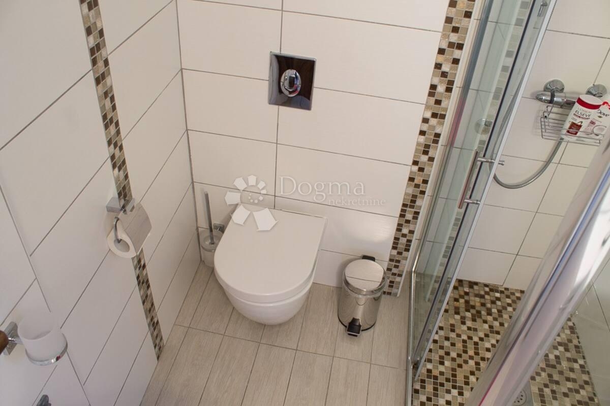 Apartman u srcu Pule s ugodnom terasom