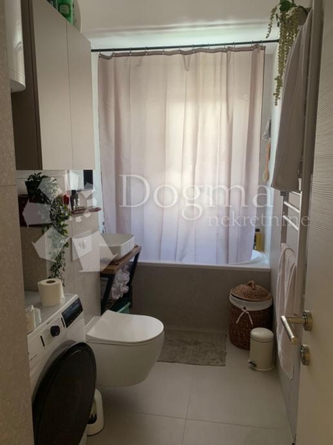 PENTHOUSE ŽNJAN (dvoetažni 91m2)