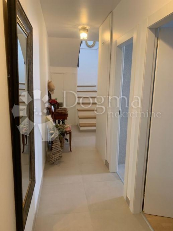 PENTHOUSE ŽNJAN (dvoetažni 91m2)