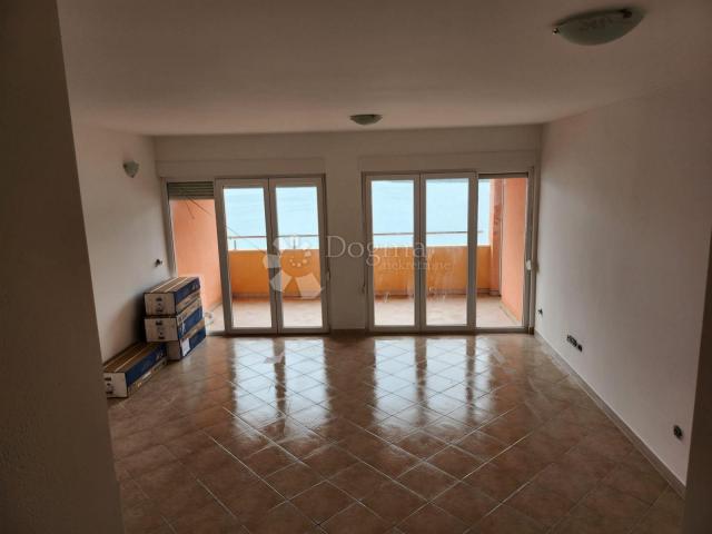 APARTMAN PRVI RED DO MORA, MARINA