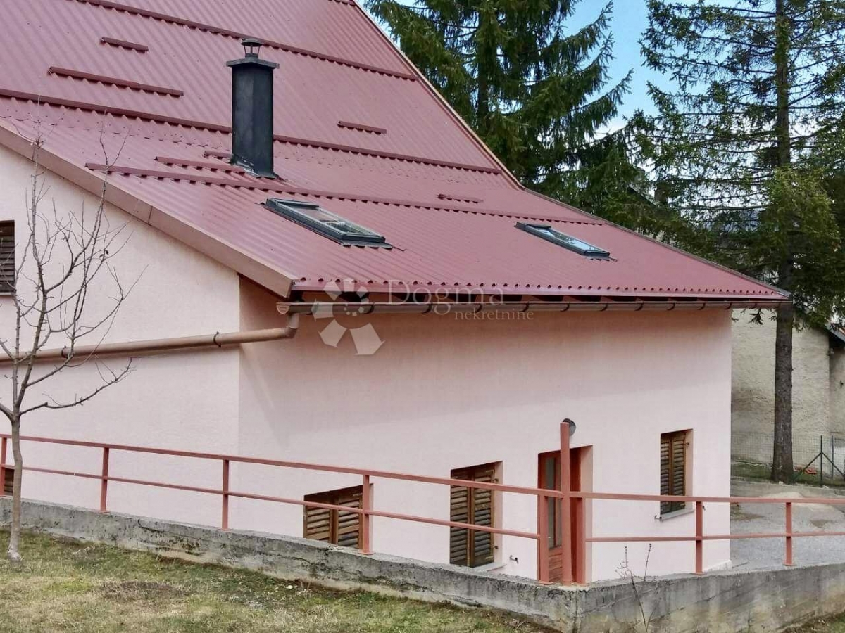 House Ravna Gora, 239m2