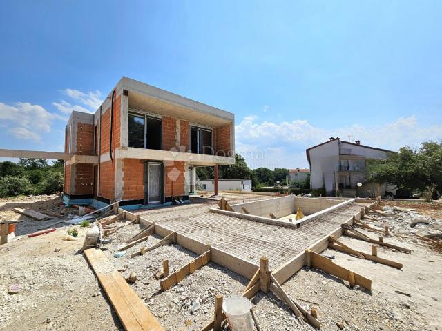 Poreč, visokokvalitetna kuća nadomak centra i plaža