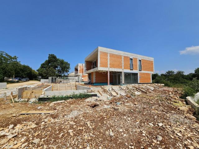 Poreč, visokokvalitetna kuća nadomak centra i plaža