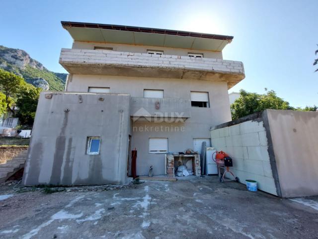 ISTRIA, LABIN, SURROUNDINGS - House on 3 floors and under renovation, 2 km from the sea