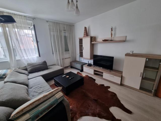 Vračar, Vardarska, 54 m2 + gar. mesto, pet-friendly