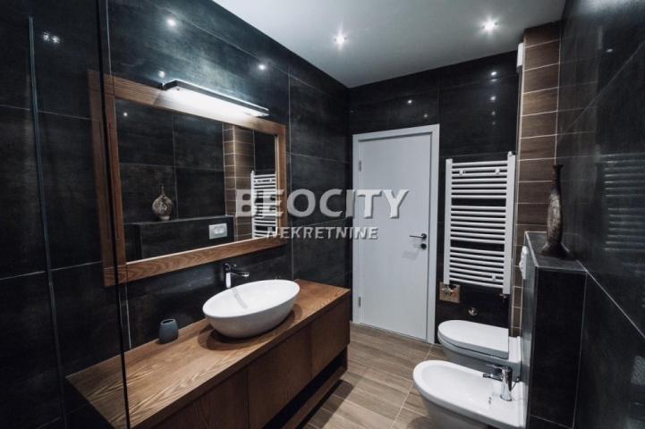 Vračar, Hram Svetog Save, Maksima Gorkog , 3. 0, 92m2, 1750EUR