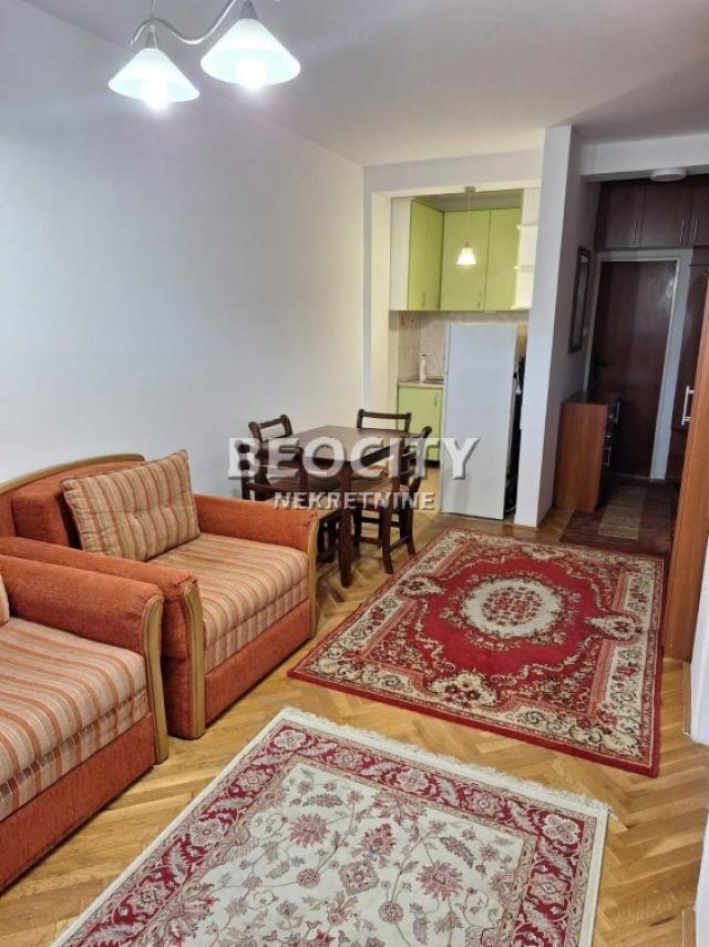 Novi Sad, Centar, Valentina Vodnika, 1. 5, 32m2, 350EUR