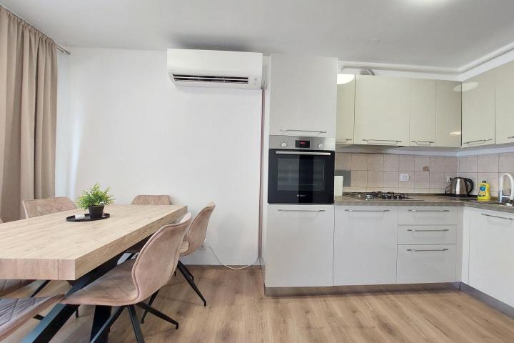 Istra, Pula, kompletno renoviran stan, NKP 72, 87 m2