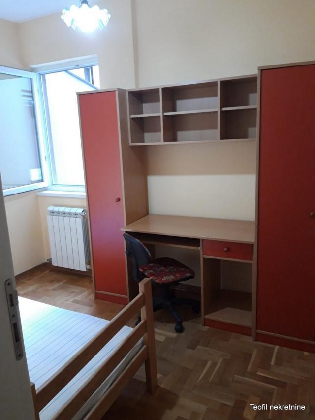 VOZDOVAC VOŽDOVAČKA CRKVA 84m2 , (T) , 800e