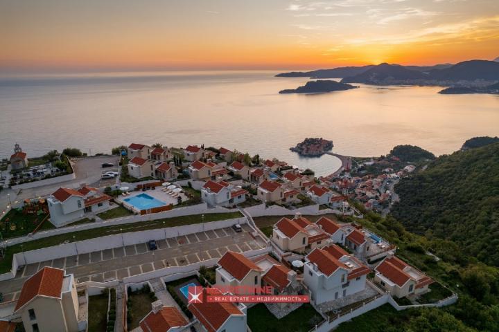 Vile u kompleksu zatvorenog tipa, Budva, Tudorovići