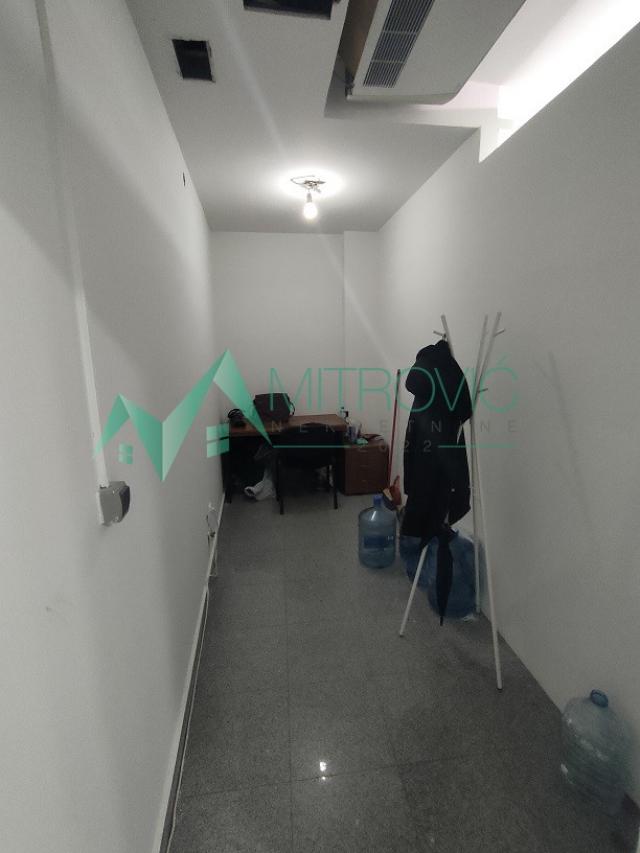 Izdavanje, Poslovni prostor, 54m2 , Centar