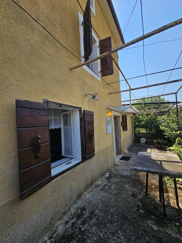 Stone Istrian House near Brtonigla with sea view